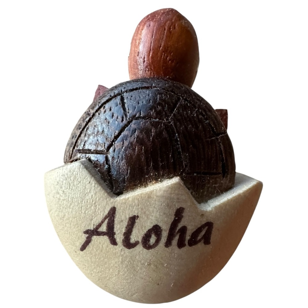 Hand Carved Magnet Mini Wooden Hatching Baby Turtle Egg Hawaii ALOHA SOUVENIR